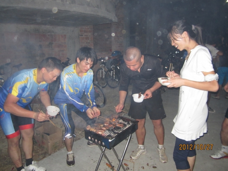 烧烤开始.JPG