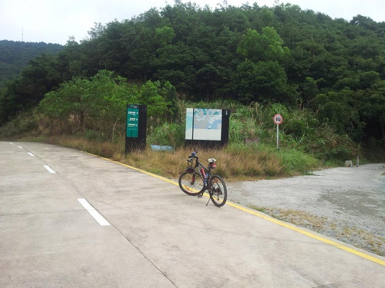 山顶岔路.jpg