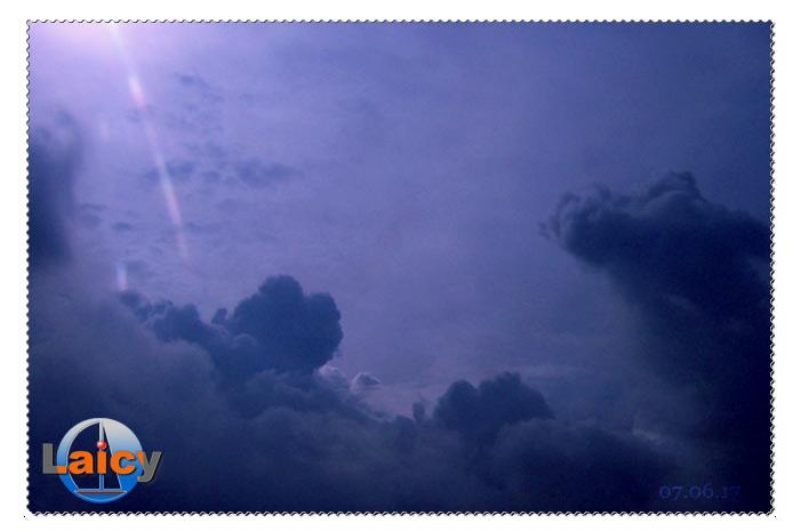 天空中的怪面孔1.jpg