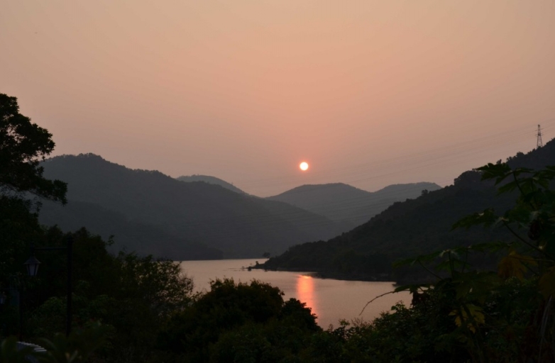 附送一张上山拍的夕阳