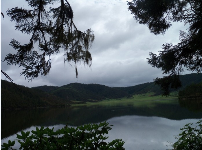 4-偷瞄香格里拉.jpg