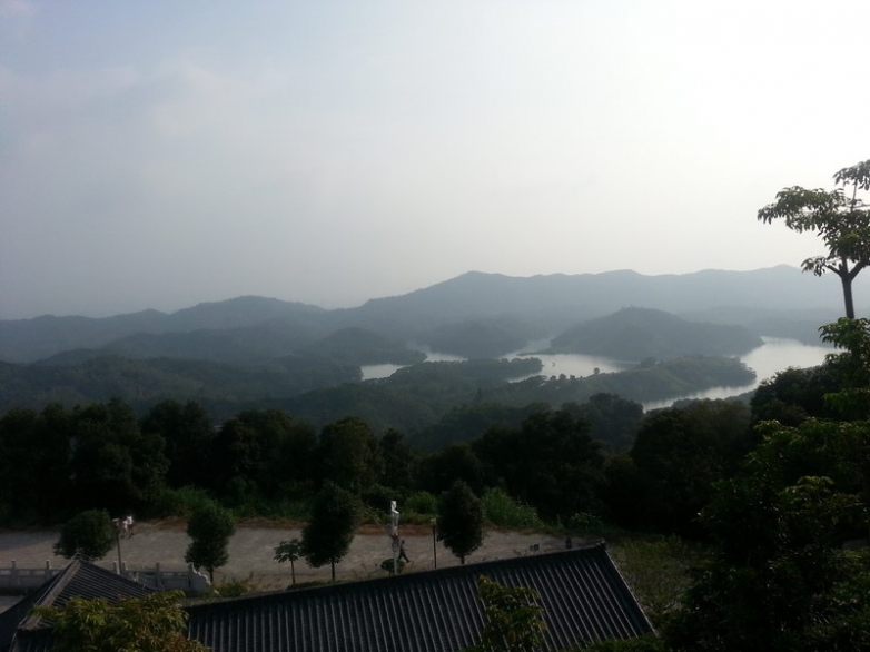 高傍山山顶的风景