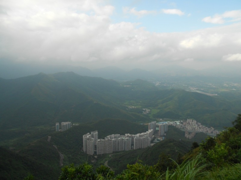 下面那路感觉骑车好爽,但不知是哪