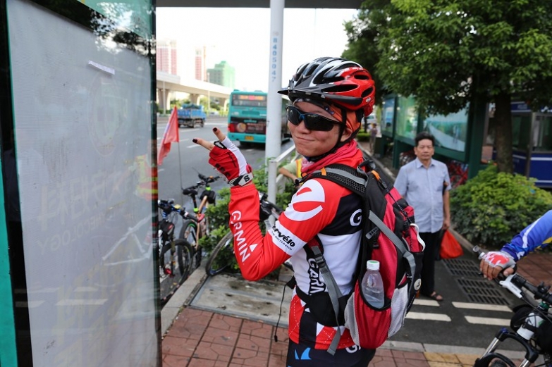 剪刀手，剪JJ