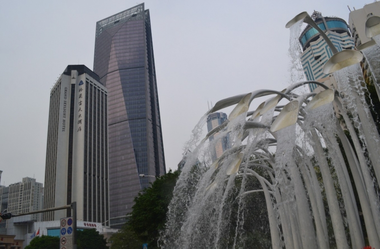 右边的高楼是曾经上班的地方