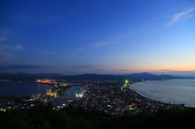 双月湾观景台03.jpg