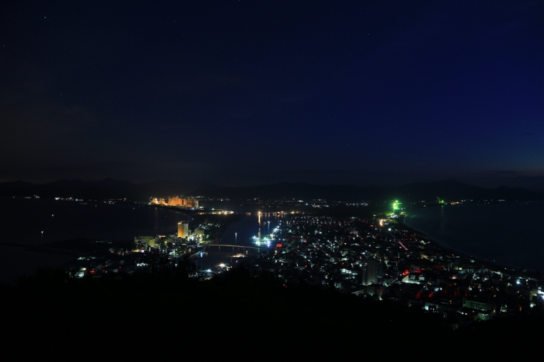 到了拍的第一张夜景