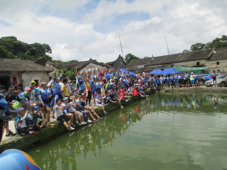 77马峦山会师