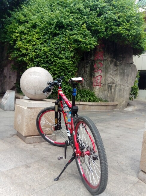 东湖入口.jpg