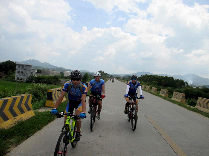 骑行风采，我们在路上。你，还等什么？.jpg