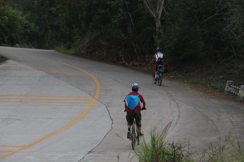 爬双月湾观景台