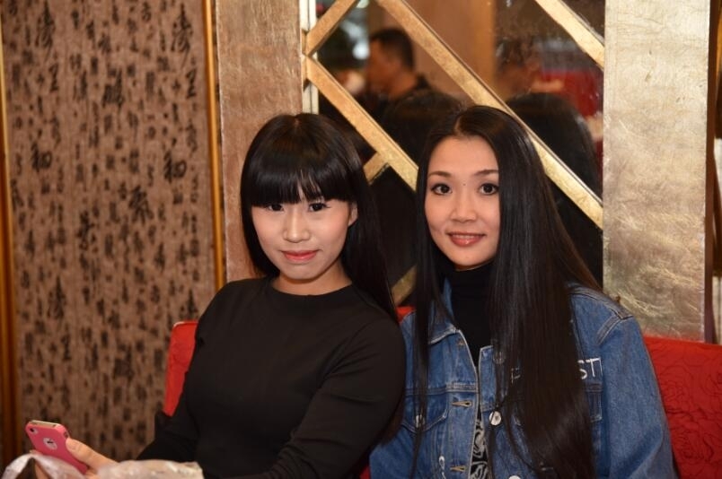 龙岗群美女代表